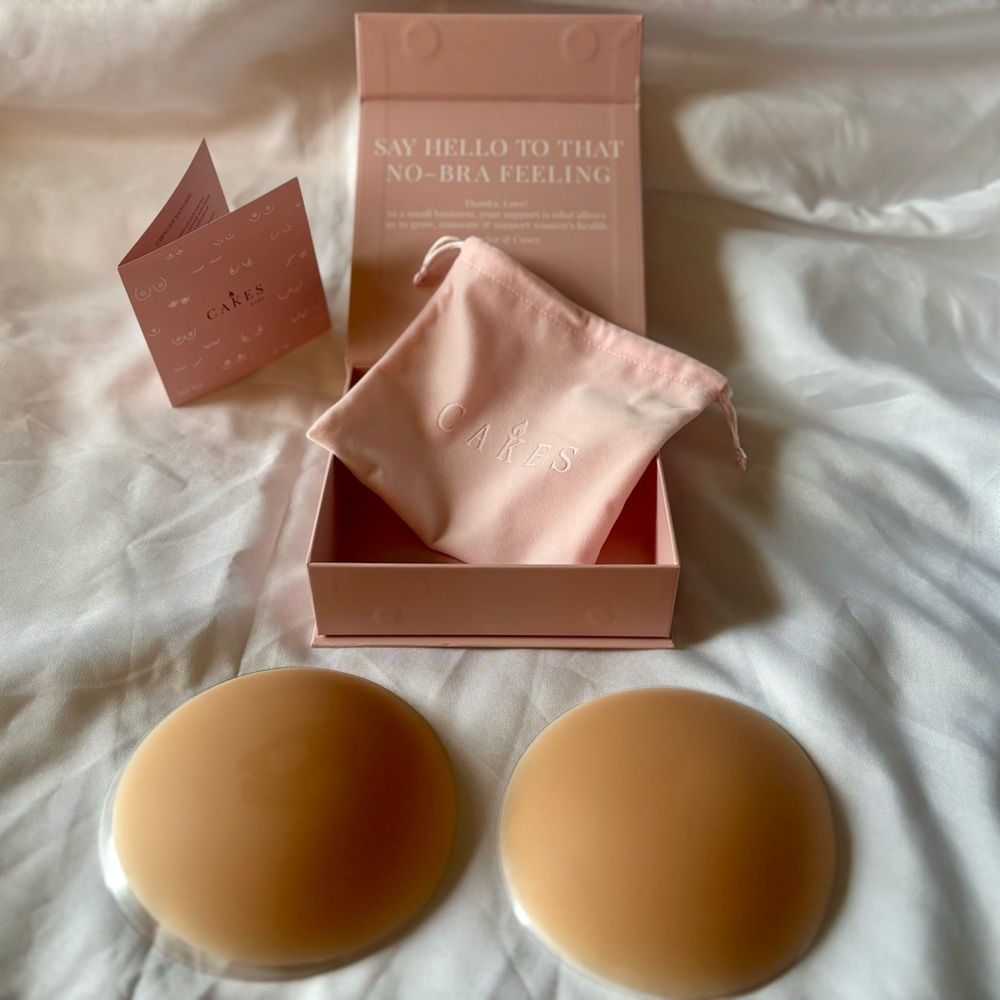 CAKES Body Nipple Covers with Storage Pouch